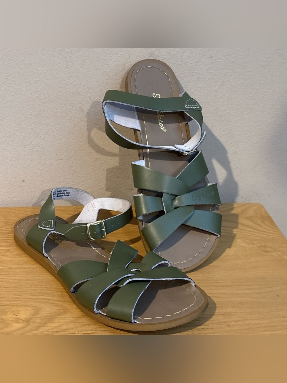 Salt-Water Sandals by Hoy Original Moss Green Leather Strappy Flats Women's Sz 8